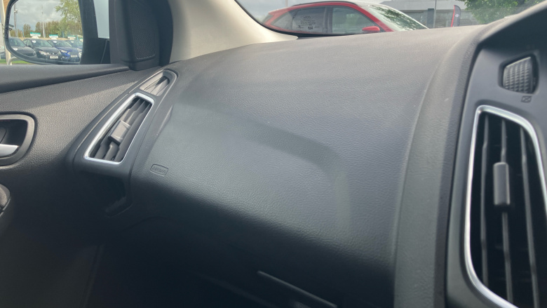 Ford Focus 1.0 EcoBoost Titanium 5dr Petrol Hatchback